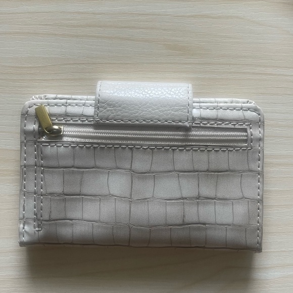 FOSSIL Madison Ivory Croc Wallet - Picture 2 of 4